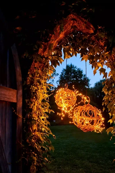 Terrain Stargazer Twinkling Climbing Vine Garland In Black