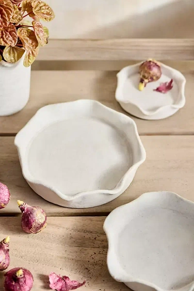 Terrain Terracotta Pie Crust Rim Saucer, White