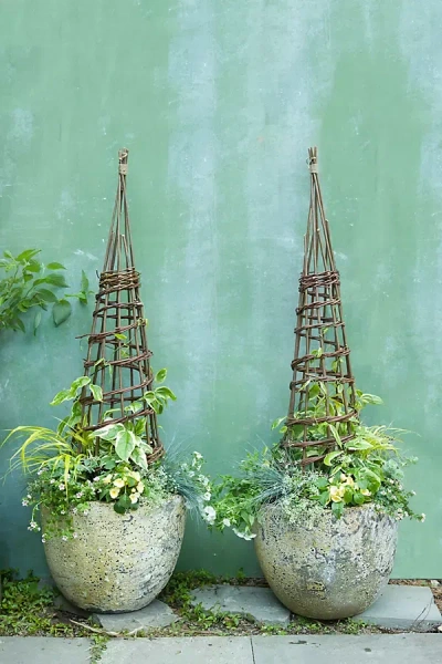 Terrain Willow Garden Obelisk In Green