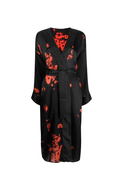 Tessitura Women's Black / Red Poppies Kimono