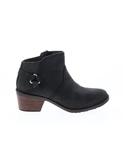 Pre-owned Teva Ankle Boots In Green