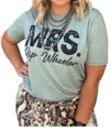 TEXAS TRUE THREADS MRS. RIP WHEELER GRAPHIC TEE IN STONEWASH GREEN