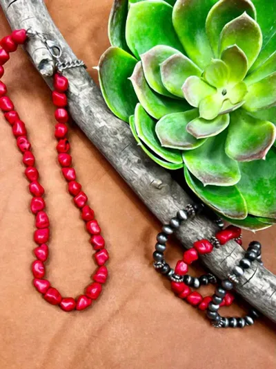 Texas True Threads Stanton Necklace In Red In Silver
