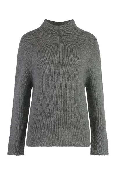 The (alphabet) Cashmere Ribbed Turtleneck Sweater In Gray