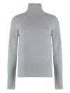 The (alphabet) Cashmere Turtleneck Sweater In Gray