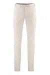 THE (ALPHABET) THE (ALPHABET) THE (PANTS) - STRETCH COTTON CHINO TROUSERS