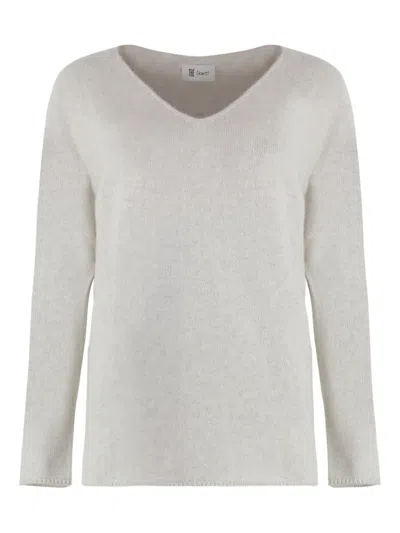 The (alphabet) V-neck Sweater In Gray