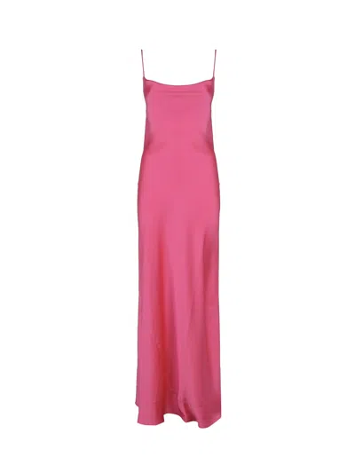 The Andamane Dress With Slit In Fuchsia
