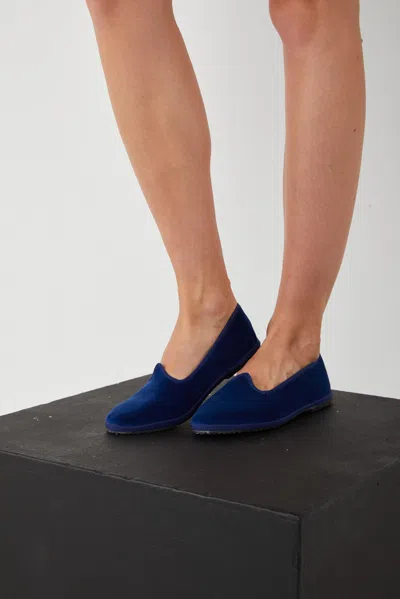 The Artisanal Club Friulane Federica In Velluto Blu In Marine