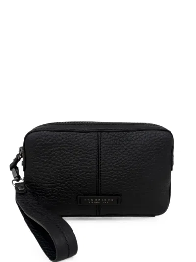 The Bridge Clutch Aus Gekörntem Leder In Black