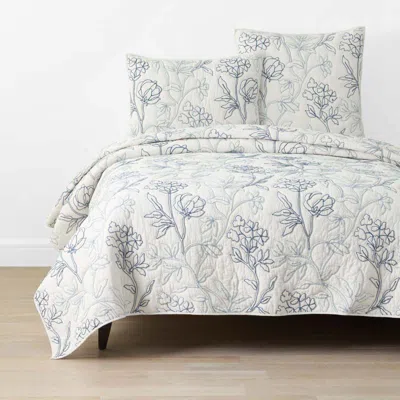 The Company Store Rashika Garden Quilt In Blue/white