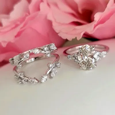 Pre-owned The Diamond Edit 2.6 Cts Oval Lab Grown Diamond 18k White Gold Engagement Rings Set