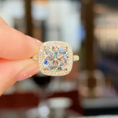 Pre-owned The Diamond Edit 2.8 Cts Cushion Cut Lab Grown Diamond 14k Yellow Gold Ring Size 7