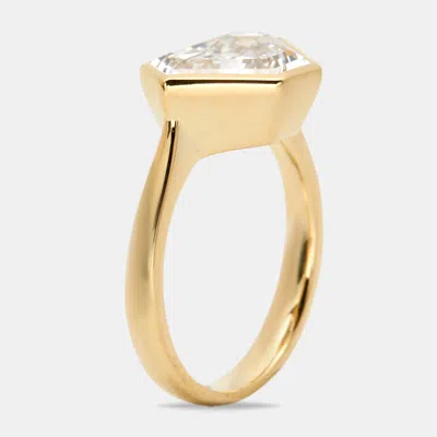 Pre-owned The Diamond Edit 3.50 Cts Triangle Step Cut Lab Grown Diamond 18k Yellow Gold Ring Size 52