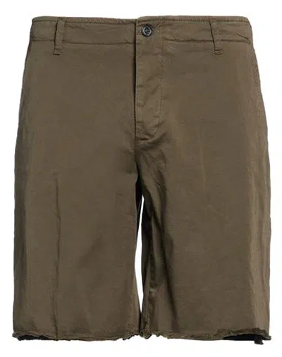 The Editor Man Shorts & Bermuda Shorts Military Green Size 34 Cotton, Elastane