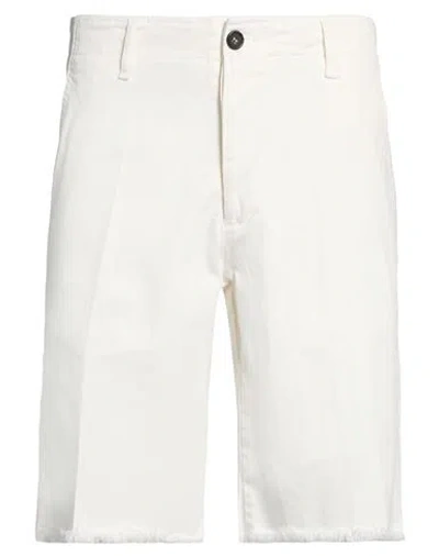 The Editor Man Shorts & Bermuda Shorts White Size 28 Cotton, Elastane