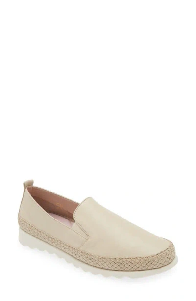 The Flexx Chappie Slip-on Sneaker In Beige