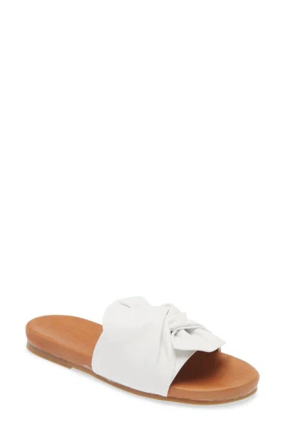 The Flexx Knotty Slide Sandal In White