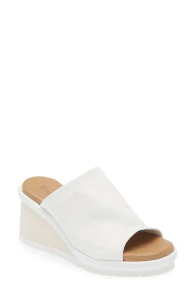 The Flexx Mary Wedge Sandal In White