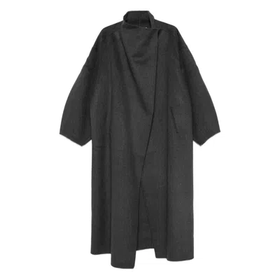 The Frankie Shop Collarless Wrap Coat In Gray