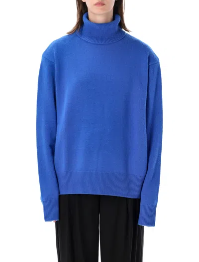The Frankie Shop Oversized Turtleneck Sweater With Structured Shoulders In Blue