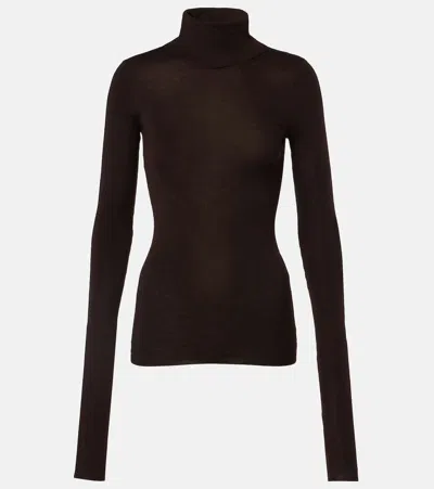The Frankie Shop Utica Thin Wool And Silk Turtleneck Sweater In Brown