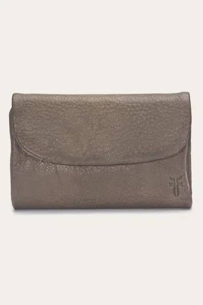 The Frye Company Frye Nora Small Wallet In Green