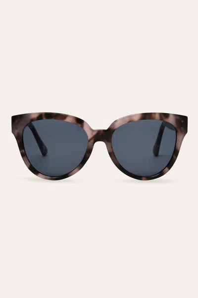 The Frye Company Josie Sunglasses In Black