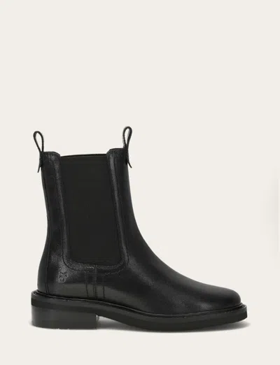 The Frye Company Phoebe Chelsea Boots In Black