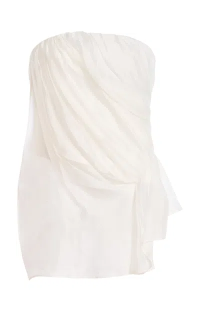 The Garment Moda Operandi In White