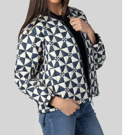 The Great Alps Puffer Jacket In Vintage Navy In Blue