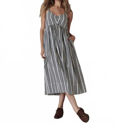 The Great Reyes Sleeveless Midi Dress In White/black In Gray