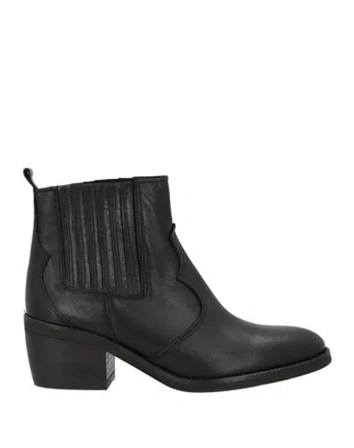 The Icona Woman Ankle Boots Black Size 8 Calfskin