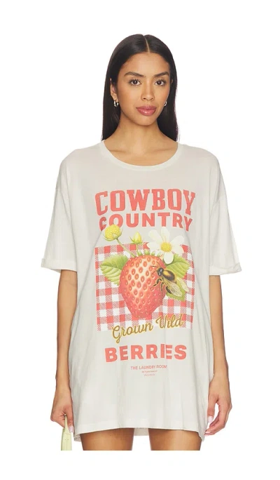 The Laundry Room Cowboy Country Berries Oversized Tee In Bone