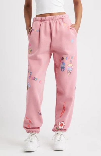 THE MAYFAIR GROUP THE MAYFAIR GROUP SOMEBODY LOVES YOU FLEECE GRAPHIC JOGGERS