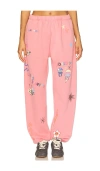 The Mayfair Group Somebody Loves You Fleece Graphic Joggers In Pink