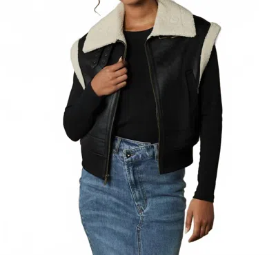 THE NORMAL BRAND ADRIAN VEST IN BLACK/KHAKI