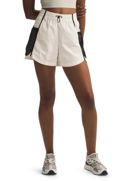 The North Face Off-white 2000 Mountain Light Wind Shorts In Qli White Dune