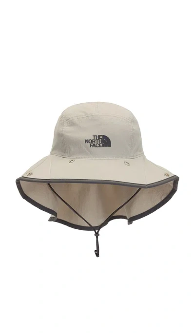 The North Face Class V Convertible Sunshield In Neutral