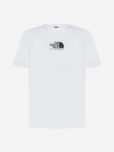 The North Face 2022年春季新款印花logo男装上衣休闲舒适运动短袖t恤 In White