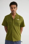 THE NORTH FACE FIRST TRAIL SHORT SLEEVE SHIRT TOP IN OLIVE, MEN'S AT URBAN OUTFITTERS