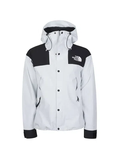 The North Face Contrasting Panel Hooded Jacket With Structured Silhouette In White