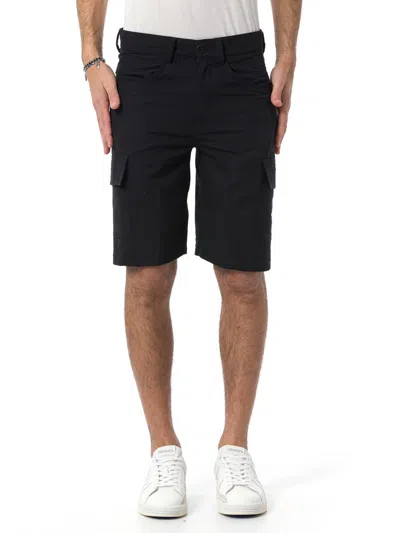 The North Face Logo Embroidered Bermuda Shorts In Black