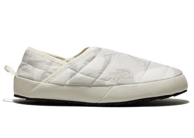 Pre-owned The North Face Men's  Thermoball Traction Mule Vp Kaws Print Sneakers In Moonlight Ivory
