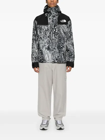 The North Face Mountain Jacket In Black