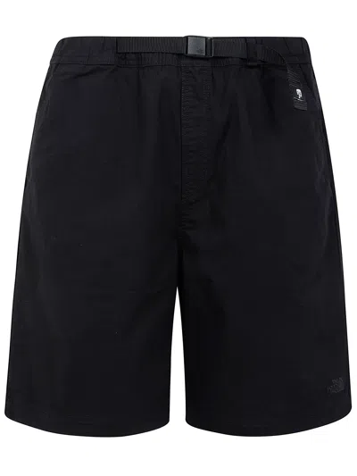 The North Face Pantaloni Corti Baggy "beta" In Black