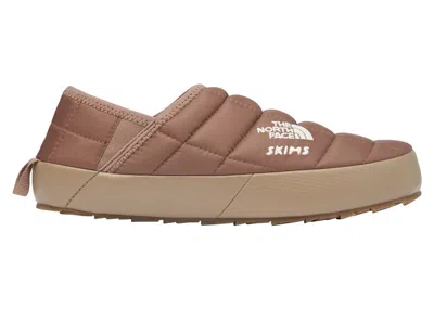 Pre-owned The North Face Thermoball Traction Mule V Skims (women's) Sneakers In Sienna