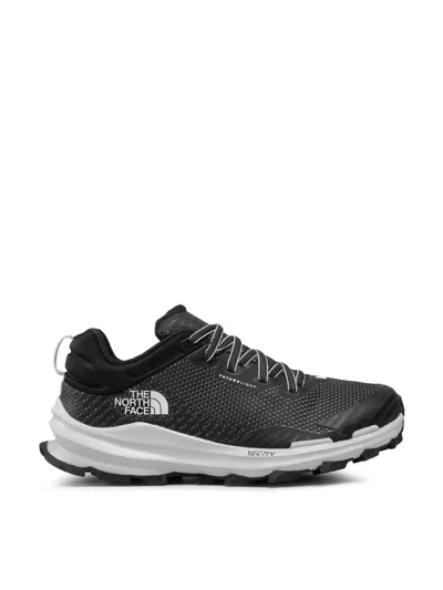 The North Face Vectiv Fastpack Futurelight Sneakers In Black