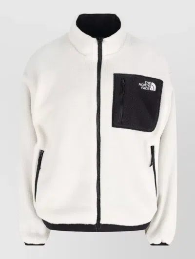 The North Face Versatile Jacket Featuring Functional Pockets