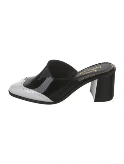 Pre-owned The Office Of Angela Scott Patent Leather Mules In Black